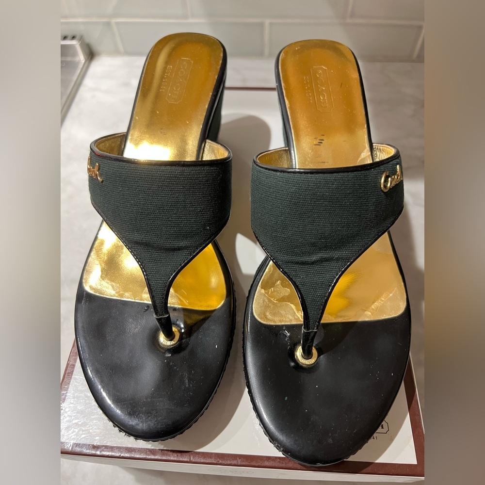 Vintage Coach Felecia Platform Wedge Thong Sandals Shoes Canvas Patent 8.5M - Picture 2 of 7